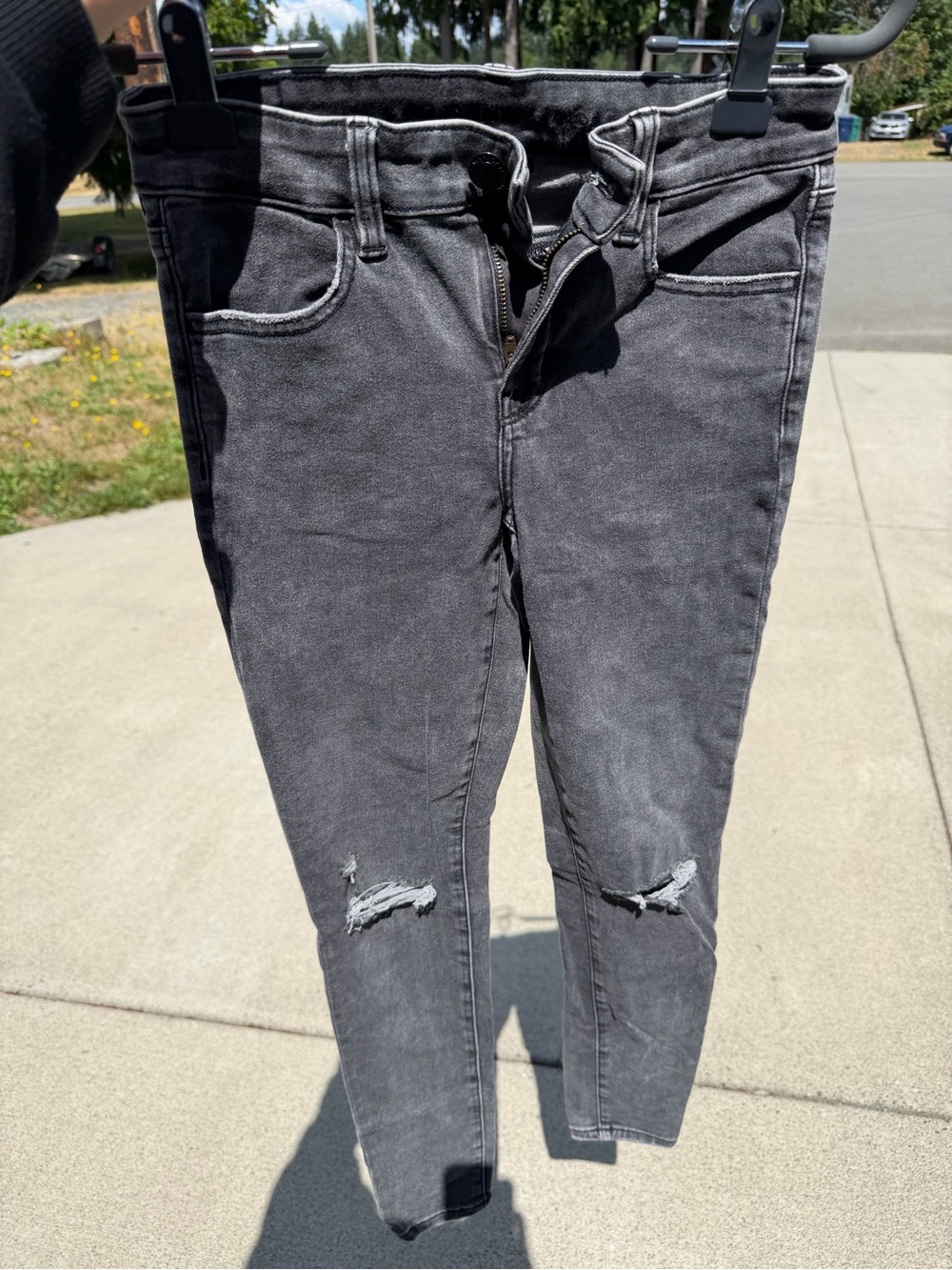 American eagle Women's Distressed Gray High-Waist Jeans